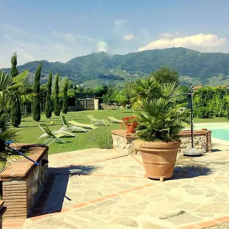 Villa In Lucca