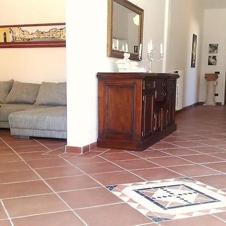 Villa In Lucca