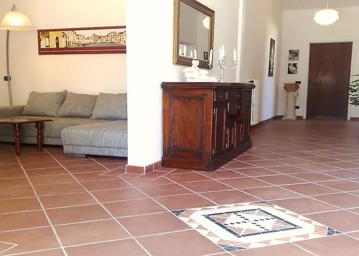 Villa In Lucca